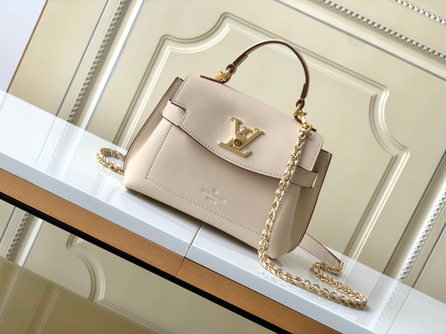 Louis Vuitton M21088 beige